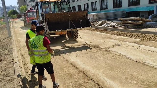НЕ ЛЁГКАЯ ЭТО РАБОТА, ТАСКАТЬ 6 МЕТРОВЫЕ ДОРОЖНЫЕ ПЛИТЫ,JCB СИЛА.#КМУ