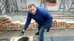 КИРПИЧНАЯ КЛАДКА ОТ MASTERKLADKI | ВЫСТАВЛЯЕМ 1Й РЯД С ВАСИЛЬЕВИЧЕМ