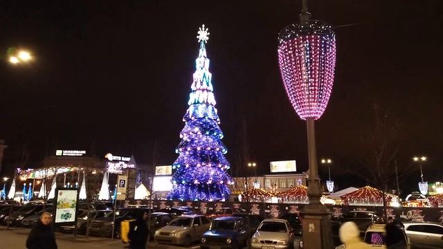 В Харькове открыта главная елка города, Открытие елки 2020, Харьков новогодний 2020 смотреть онлайн