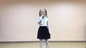 «Мой дедушка герой» слова А.Вайнер, музыка Н.Вайнер; исполняет Лешина Алиса, 9 лет