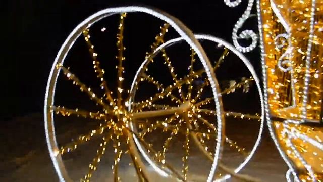 Golden carriage with Golden horses & Nikon Coolpix L110 смотреть онлайн