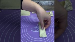 Лодочки с курицей и грибами из слоёного теста