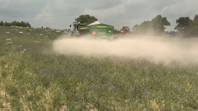 Прицепные разбрасыватели минеральных удобрений UPR Pomot смотреть онлайн