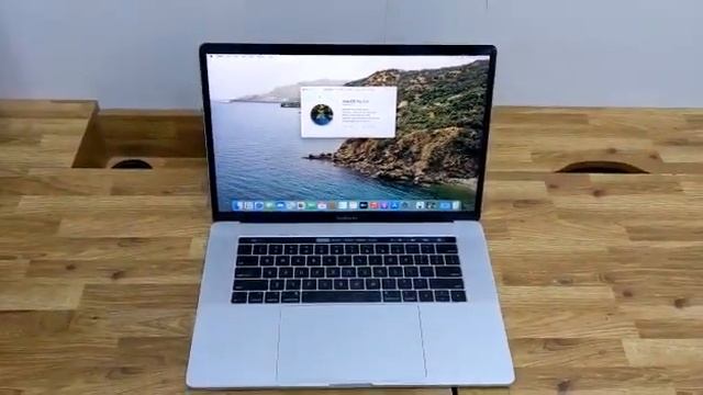 Macbook Pro 15 2018 Touchbar for just 88000rs at Gadgetzone Mumbai!Cheapest Macbooks in india!