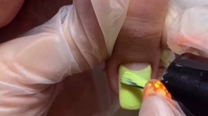 Как нарисовать лунки.Лунный маникюр.Нарисовать лунку гель лаком.Простотой быстрый способ нарисовать