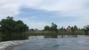 Облегчённая лодка болотоход