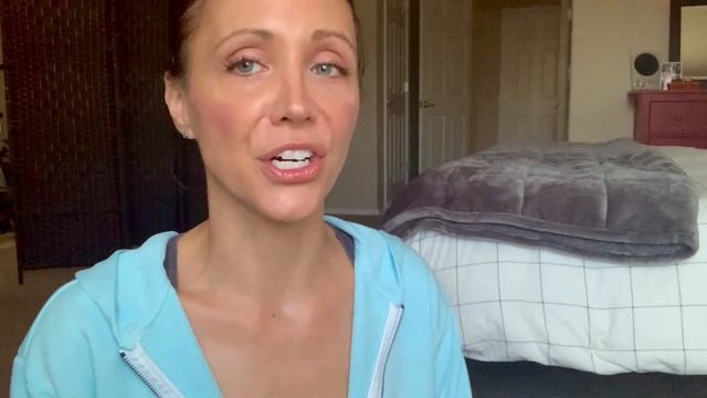 FROWNIES FACE PATCHES REVIEW: How I Keep My Forehead Smooth WITHOUT Botox! смотреть онлайн