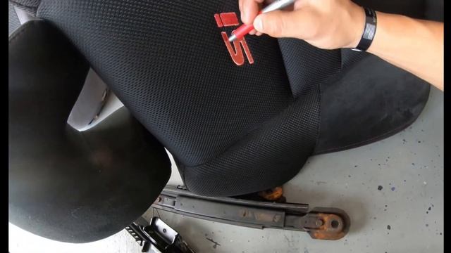 Installing 8th gen Si seats in a EK Civic Hatchback! #HugeUpgrade смотреть онлайн