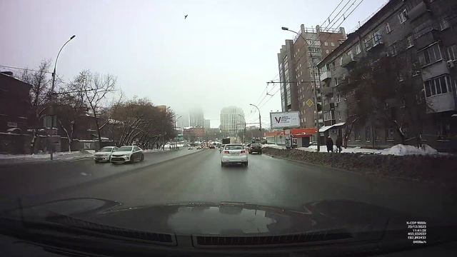 Зачем нужны бутылки на колесах фур? Улица Владимировская Новосибирск. Notcoin смотреть онлайн