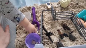 Лайфхаки для создания домашней песочницы для малышей. Сенсорная коробка с песком.