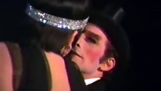 Cabaret- Money смотреть онлайн