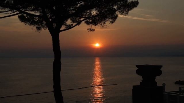 "Магия Заката: Романтическая Музыка для Вдохновения"??? смотреть онлайн