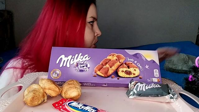 КРУАССАНЫ,БИСКВИТ MILKA,MILKY WAY МУКБАНГ/mukbang смотреть онлайн