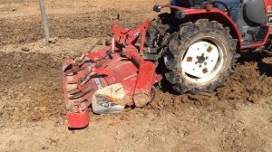 Вспашка участка - процесс работы