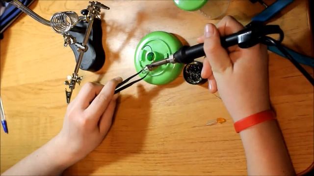 Ремонт и модернизация светильника ночника своими руками. Установка светодиода вместо лампы. Vladyas смотреть онлайн