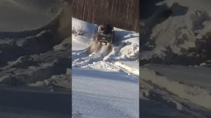 Cf 500 по снегу. Снегу по колено а он прёт