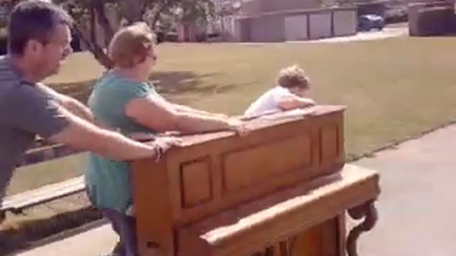 moving the piano :L :P xxx смотреть онлайн