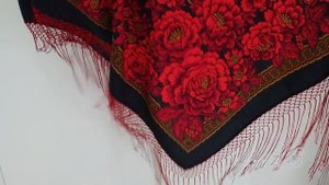 Стиль - красная бахрома. Коллекционный павловопосадский платок Зрелый возраст