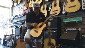 Cort earth mini OP La Rockola #guitar #guitarra #cortmini #musicshop