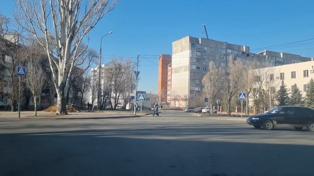 В центре Мариуполя снесли знаменитый Дом с часами и три 9 этажки смотреть онлайн