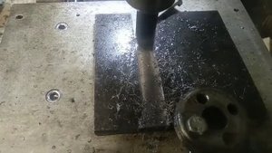 Самодельный фрезерный станок. Координатный стол. Испытание одной координаты.