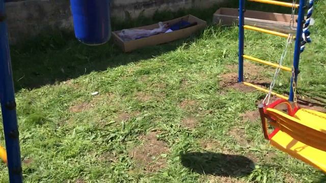 Детская площадка с баскетбольным кольцом