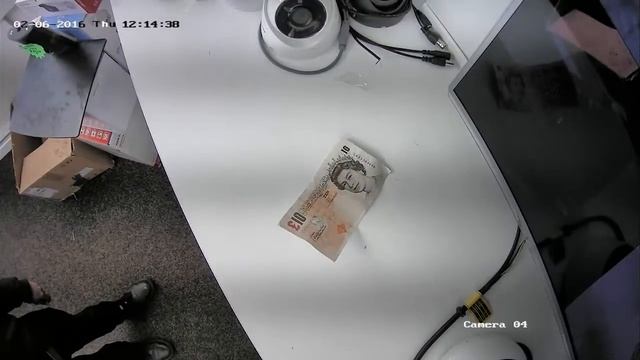 Oracle HD-TVI Motorised Camera - £10 Note Zoom In смотреть онлайн