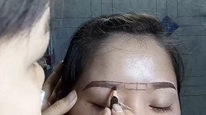 Vẽ tạo dáng chân mày để tản bột 2