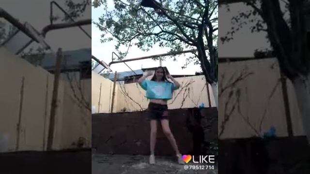 Like!Ангелина танцует с метлой смотреть онлайн