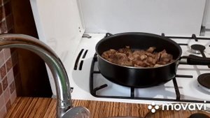 тушёное мясо с болгарским перцем.