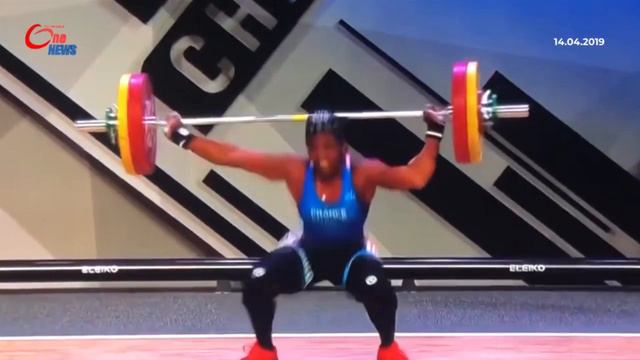 Atlet Angkat Berat Wanita Patah Tangan,Angkat Beban 110 kg смотреть онлайн