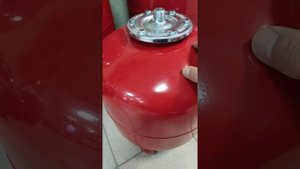 Расширительный бак для системы отопления и косвенных водонагревателей.