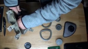 $10 Czech Gas Mask M10M Filter install - BUDK