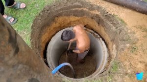 Обрамление скважины колодезными кольцами.