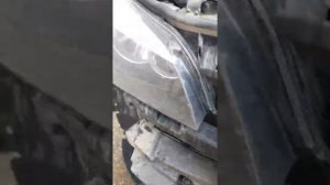 BMW X1 E84 замена лампочек в туманках.