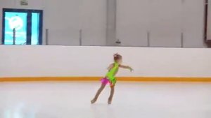 Классный танец на льду. Девочка 6 лет )