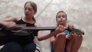 пыяла-на гитаре и поем )