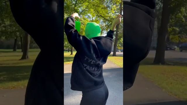 Заказать майку или байку в INST： @kate_truskovska #apģērbs #europe #одеждаЗаказать майку или байку в смотреть онлайн