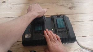 makita DC18RD dual battery charger (and how to change charging melody)