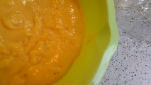 Десерт из хурмы и сливок.