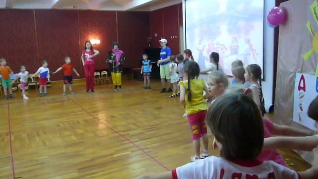 Праздник здоровья. Зарядка.