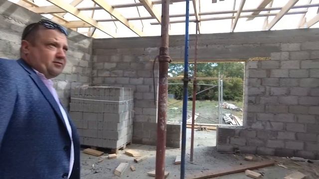 Узкий фасад участка. Примеры строительства. ЮгСтройСервис смотреть онлайн