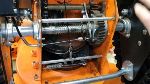 Конструкция трехкатковых снегоуборщиков DAEWOO DAST 1590