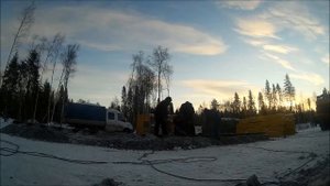 шпалоподбойками пробиваем подкрановые пути.№ 6.01