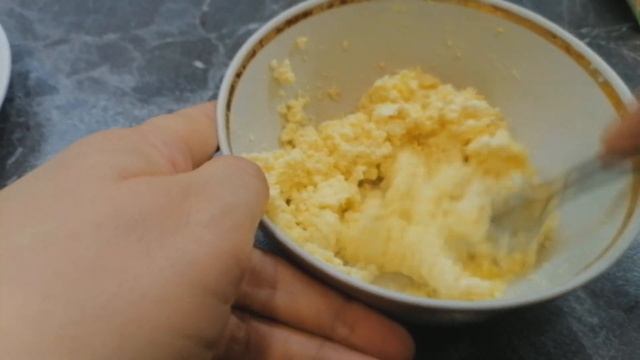 Салат сугробы с маринованным луком./Drifts salad with pickled onions.