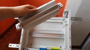 Краткий обзор электрощита скрытой установки Hager Volta на 12 модулей IP30