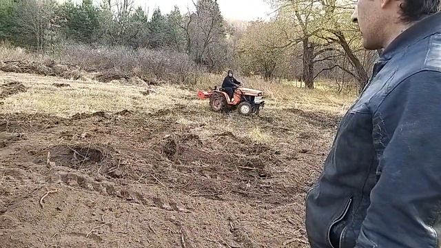 подготовка участка под газон, земляные работы, корчевание, выборка корней, Kubota soil planner, Rus