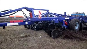 Дисковая борона ЗВЕЗДА БДТ 4 в работе