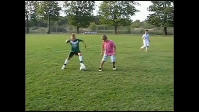 Маленький Криштиану Роналду!!! КАК ОН ЭТО ДЕЛАЕТ??? смотреть онлайн