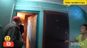 профессор одел противогаз ( из комнаты ёшкина идёт👎плохой запах #джентльмены фортуны #около конторы